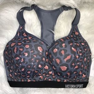 2/$55 Victoria’s Secret INCREDIBLE Sport Bra 32DDD